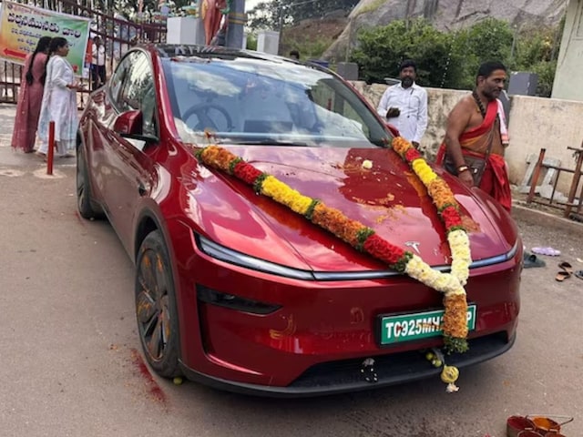 Tesla vahan puja 2025 10 7798440c407517b075ced2046fbce0f0.jpg